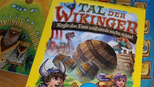 Kinderspiel des Jahres 2019 von Haba: „Tal der Wikinger. Kegle das Fass und werde nicht nass“