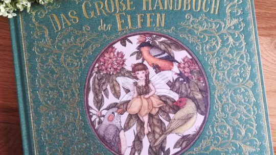 Ein tolles Weihnachtsgeschenk: „Das große Handbuch der Elfen“