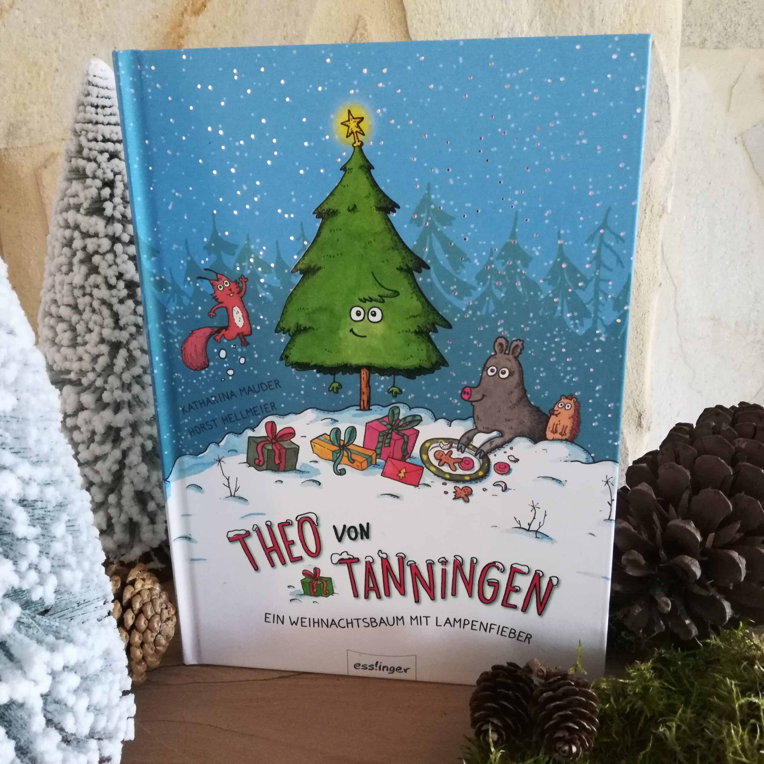 Ein wunderschön weihnachtliches Vorlesebuch: „Theo von Tanningen. Ein Weihnachtsbaum mit Lampenfieber“