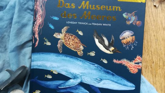 „Das Museum der Meere. Eintritt frei!“ – Loveday Trinick, Teagan White