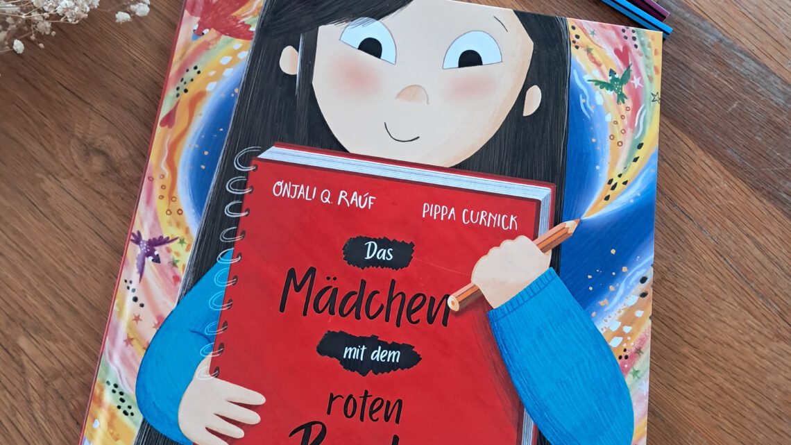 „Das Mädchen mit dem roten Buch“