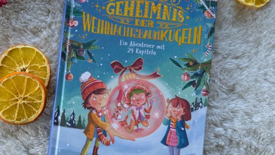 „Das Geheimnis der Weihnachtskugeln. Ein Abenteuer mit 24 Kapiteln“